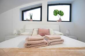 Design Central Apartment