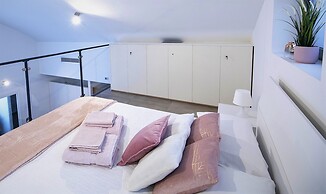 Design Central Apartment