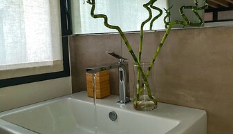 Design Central Apartment