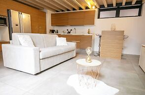 Design Central Apartment