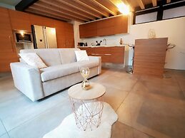 Design Central Apartment