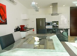 Luxury Townhouse Private Pool and Golf