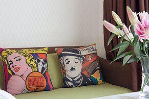 YOYO Apartment Jinrong Branch