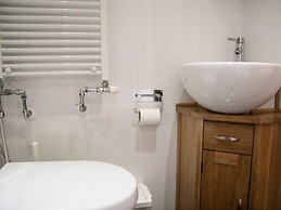 Caledonian Studio Flats