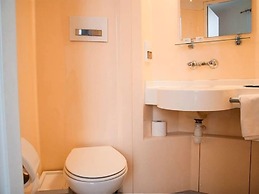 Caledonian Studio Flats