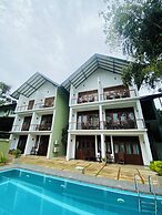 Hotel Athgira