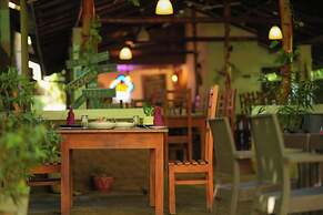 Hotel Athgira