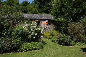 Cwm Irfon Lodge Cottages