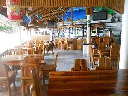 Dolphinbay Beachfront & Dive Resort