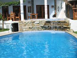 Dolphinbay Beachfront & Dive Resort