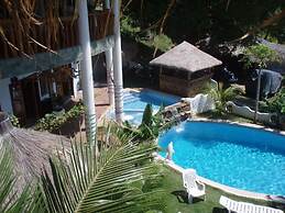 Dolphinbay Beachfront & Dive Resort