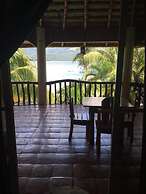 Dolphinbay Beachfront & Dive Resort