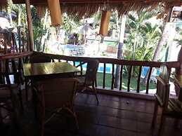 Dolphinbay Beachfront & Dive Resort