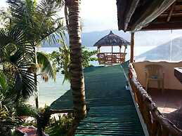 Dolphinbay Beachfront & Dive Resort