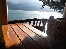 Dolphinbay Beachfront & Dive Resort