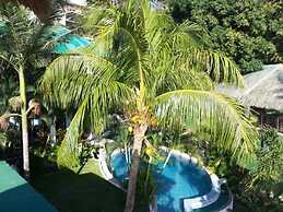 Dolphinbay Beachfront & Dive Resort