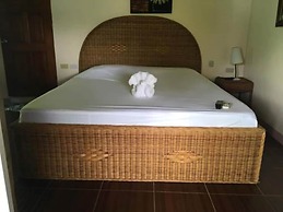 Dolphinbay Beachfront & Dive Resort