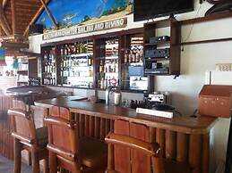 Dolphinbay Beachfront & Dive Resort