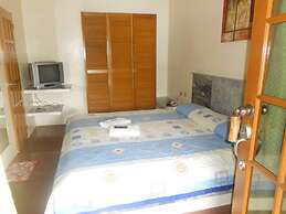 Dolphinbay Beachfront & Dive Resort