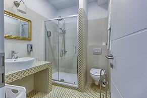 Split Urban Rooms III