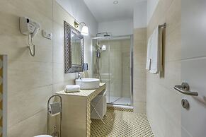 Split Urban Rooms III