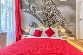 Split Urban Rooms III