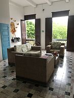 Hostal 1811 - Hostel