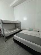 Hostal 1811 - Hostel