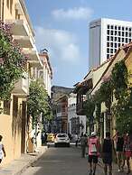 Hostal 1811 - Hostel