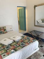 Hostal 1811 - Hostel