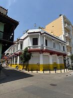 Hostal 1811 - Hostel