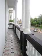 Hostal 1811 - Hostel