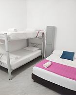 Hostal 1811 - Hostel