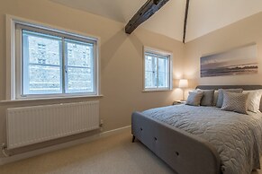 Central Apartment Facing Windsor Castle