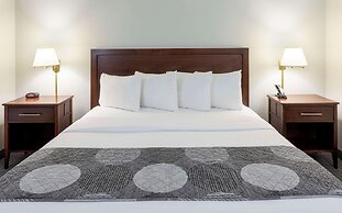 GrandStay Hotel & Suites Hastings