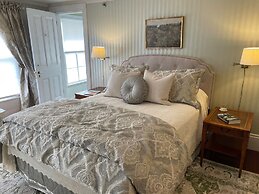River House Inn Bed & Breakfast