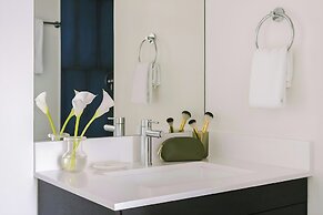 Sonder by Marriott Bonvoy The Plymouth Apartments Loop