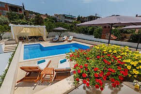 Luxury  Apartments Giovanni with  pool
