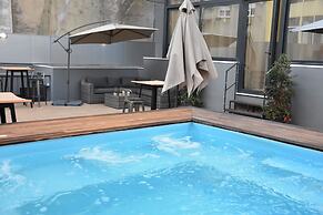 137 Lux Residence