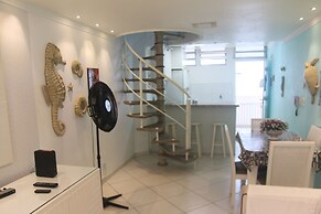 Pé na areia do Guarujá - Praia do Tombo (12F)