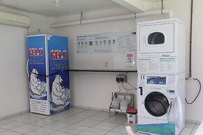 Pé na areia do Guarujá - Praia do Tombo (12F)