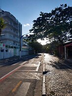 Pé na areia do Guarujá - Praia do Tombo (12F)