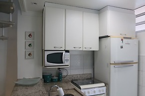 Pé na areia do Guarujá - Praia do Tombo (12F)