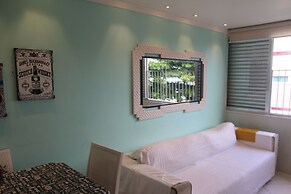 Pé na areia do Guarujá - Praia do Tombo (12F)