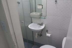 Pé na areia do Guarujá - Praia do Tombo (12F)