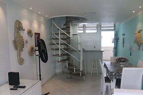 Pé na areia do Guarujá - Praia do Tombo (12F)