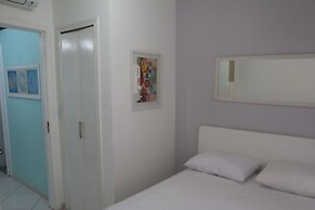 Pé na areia do Guarujá - Praia do Tombo (12F)