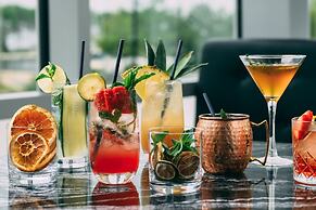 Delta Hotels by Marriott Thunder Bay
