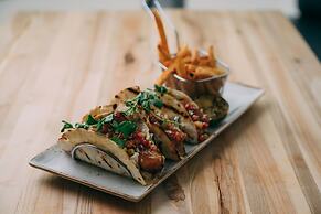 Delta Hotels by Marriott Thunder Bay