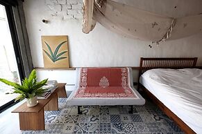 Yellow and Black Guesthouse